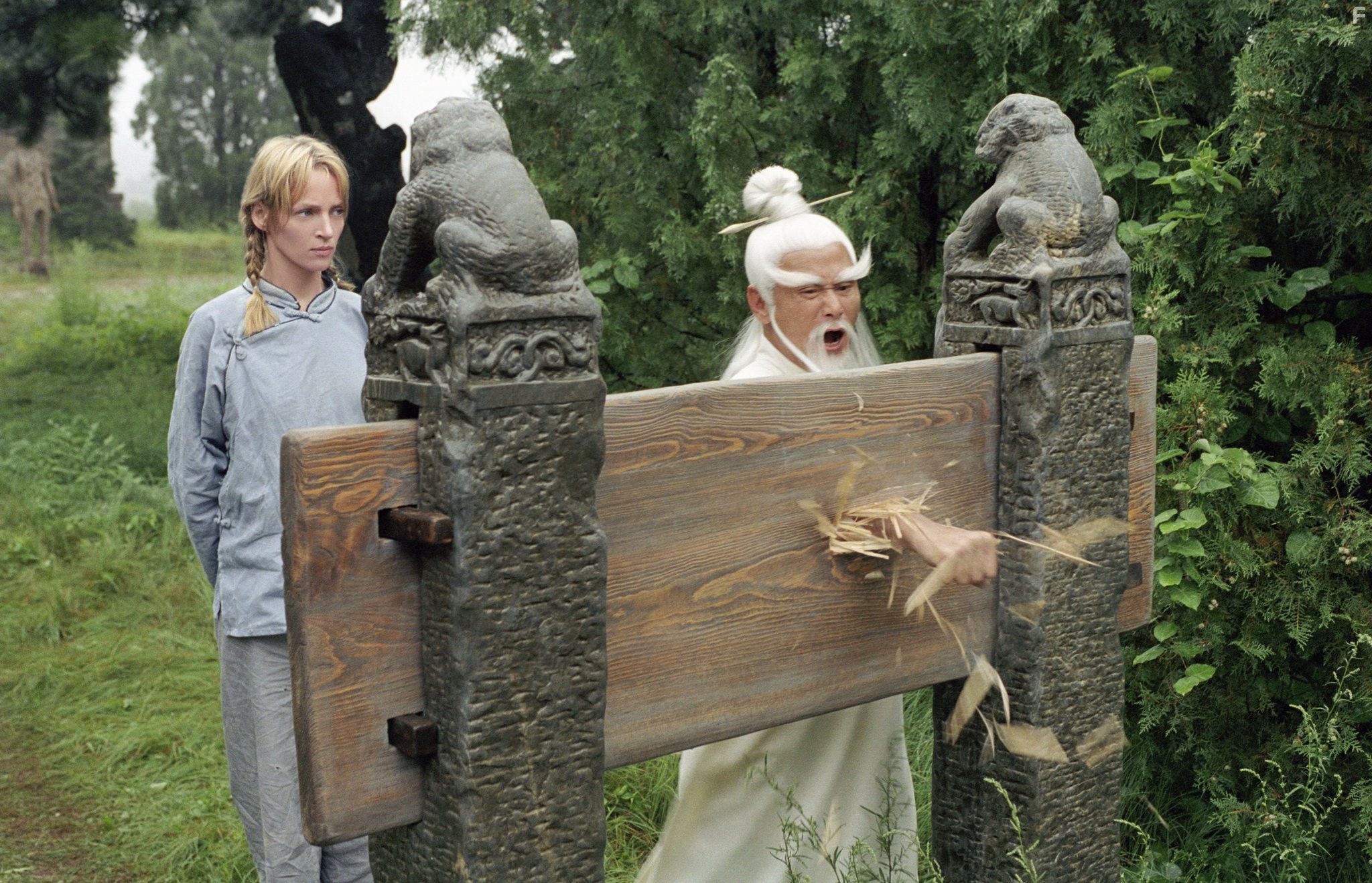 Uma Thurman and Chia-Hui Liu in Убить Билла 2 (2004)