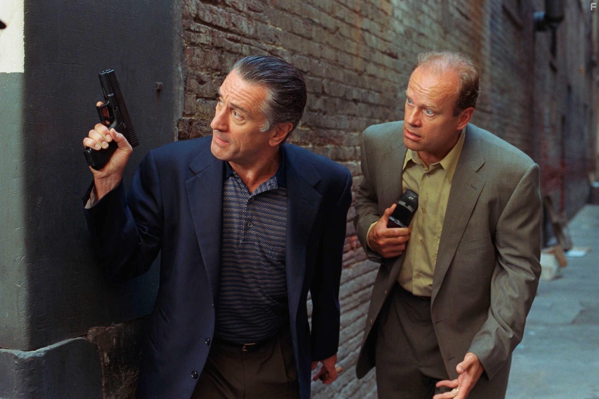 Robert De Niro and Kelsey Grammer in 15 минyт славы (2001)