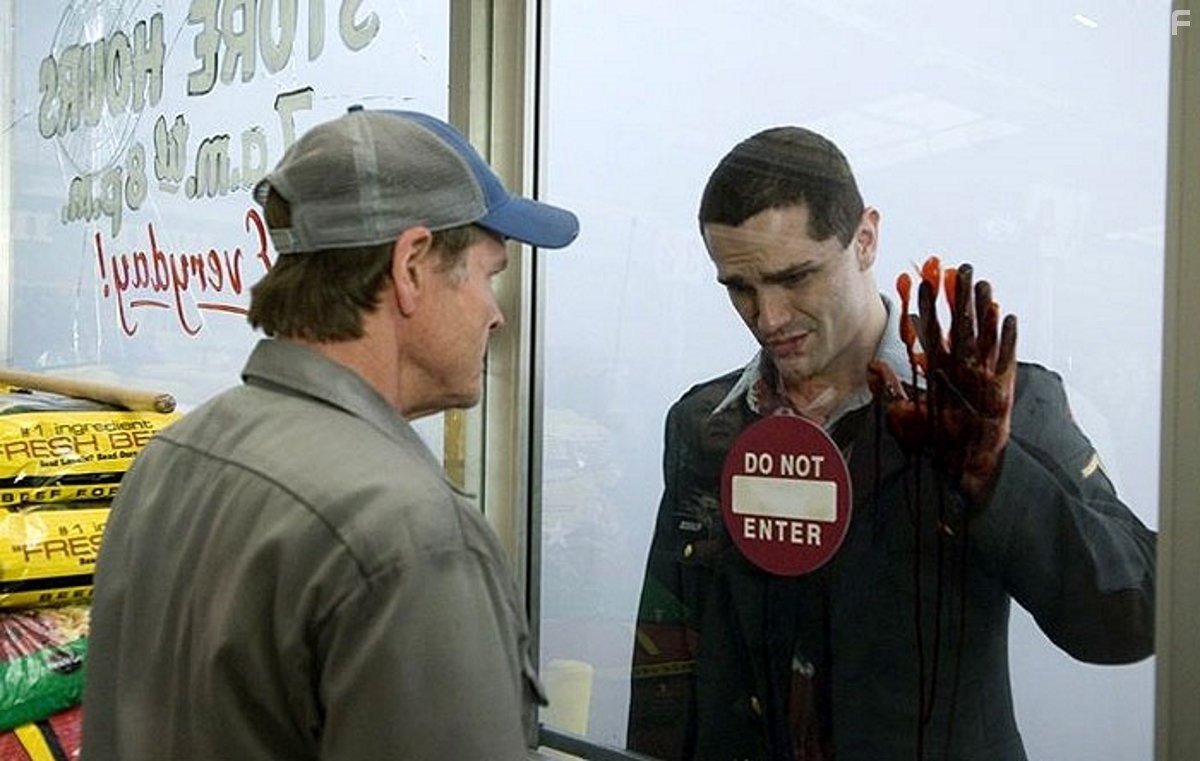 Sam Witwer in Мгла (2007)