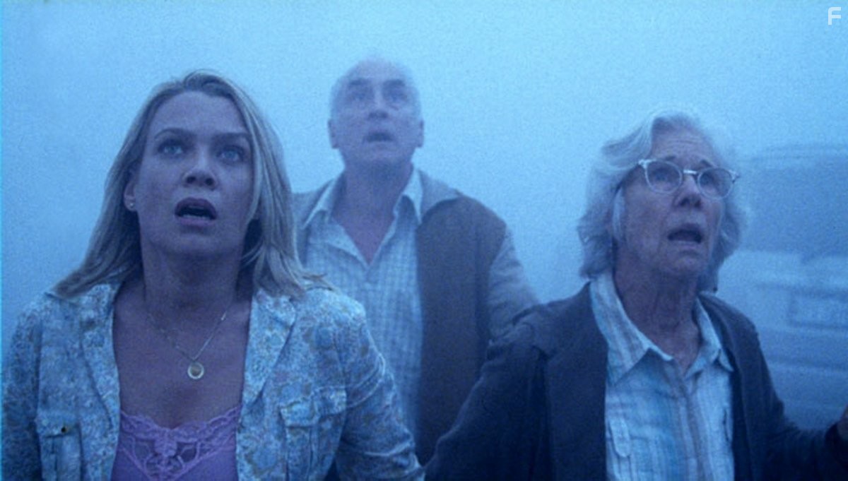 Jeffrey DeMunn, Laurie Holden, and Frances Sternhagen in Мгла (2007)