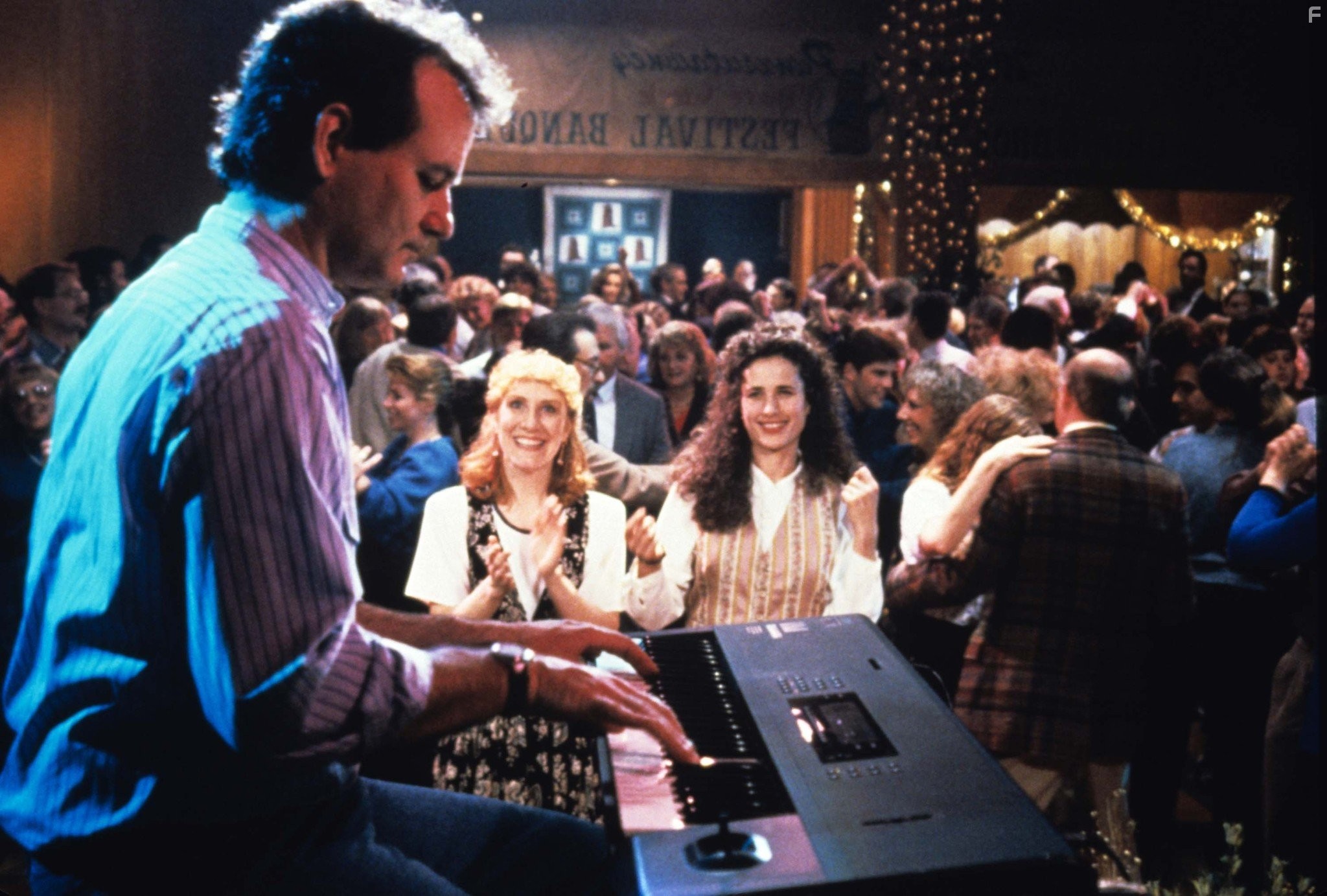 Bill Murray, Andie MacDowell, and Peggy Roeder in День сурка (1993)