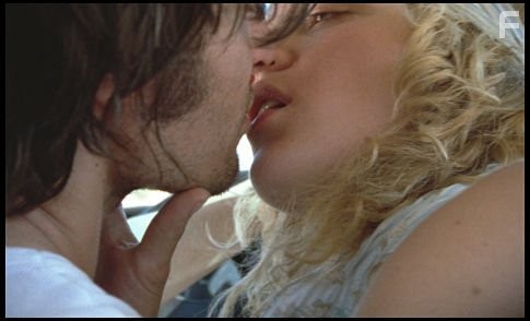 Vincent Gallo and Chlo? Sevigny in Бурый кролик (2003)