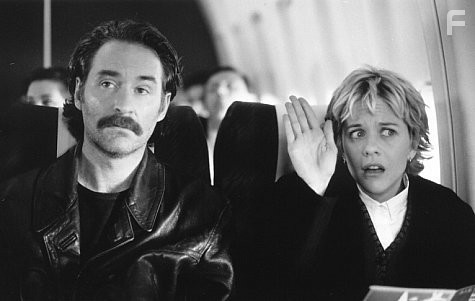 Kevin Kline and Meg Ryan in Французский поцелуй (1995)