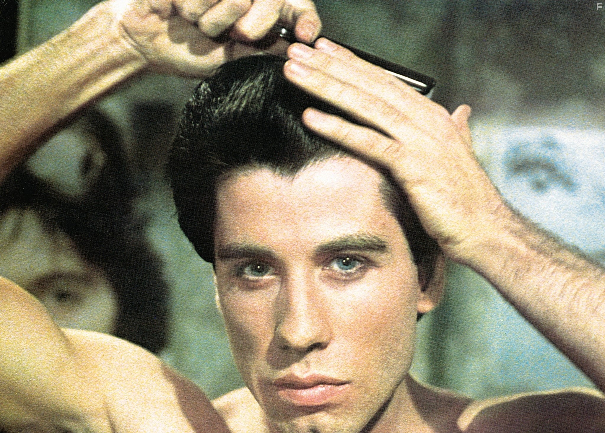 John Travolta in Лихорадка субботнего вечера (1977)