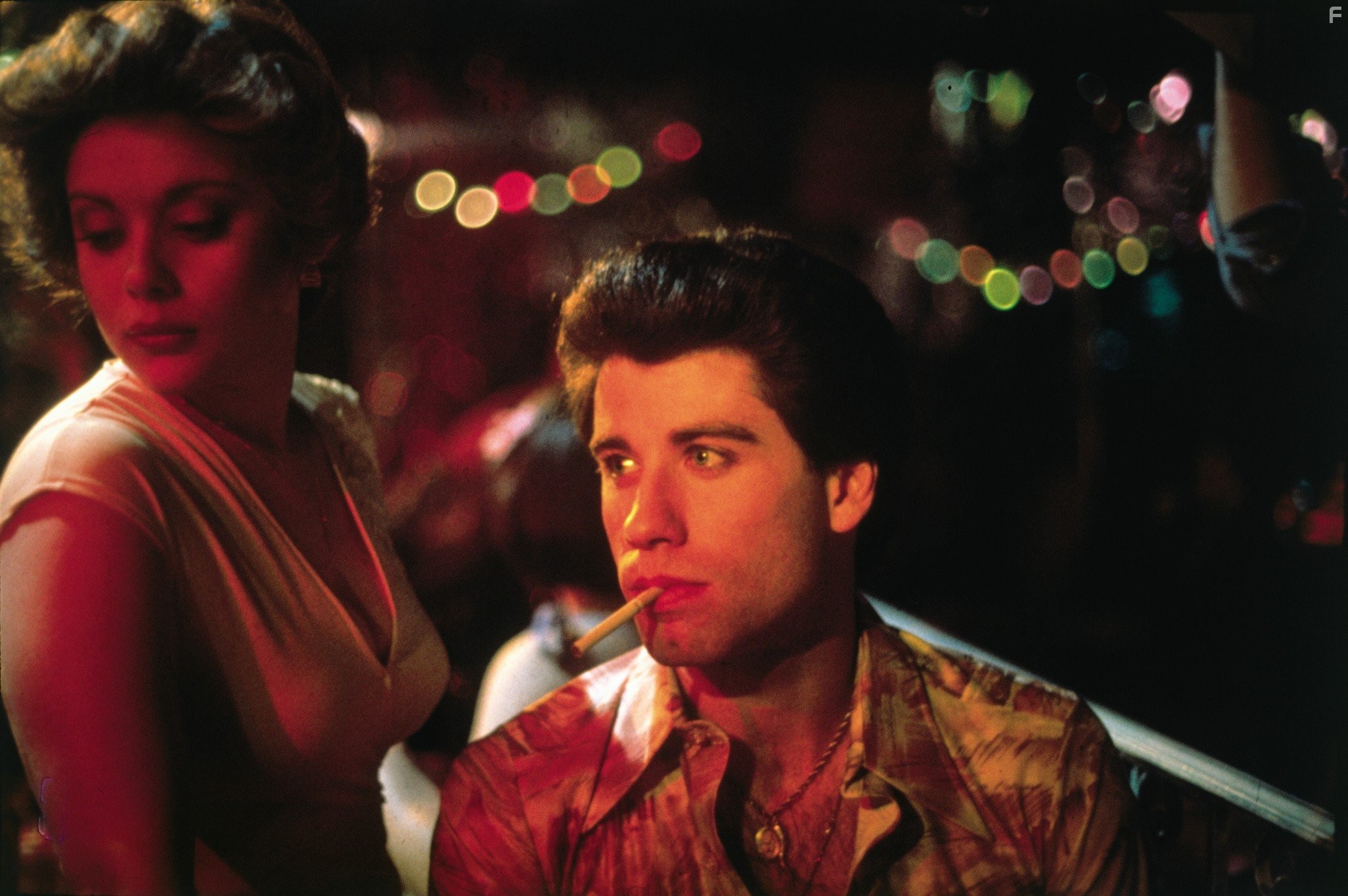 John Travolta and Donna Pescow in Лихорадка субботнего вечера (1977)