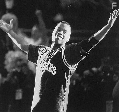 Kadeem Hardison in Шестой игрок (1997)