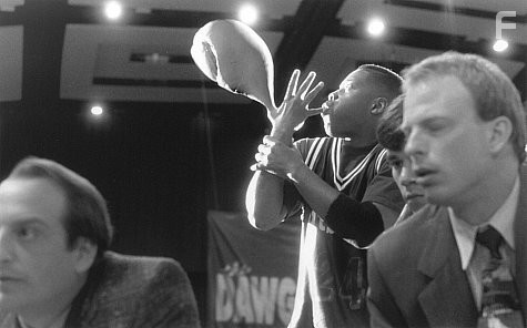 David Paymer, Kirk Baily, and Kadeem Hardison in Шестой игрок (1997)