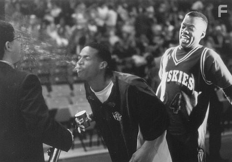 Marlon Wayans and Kadeem Hardison in Шестой игрок (1997)