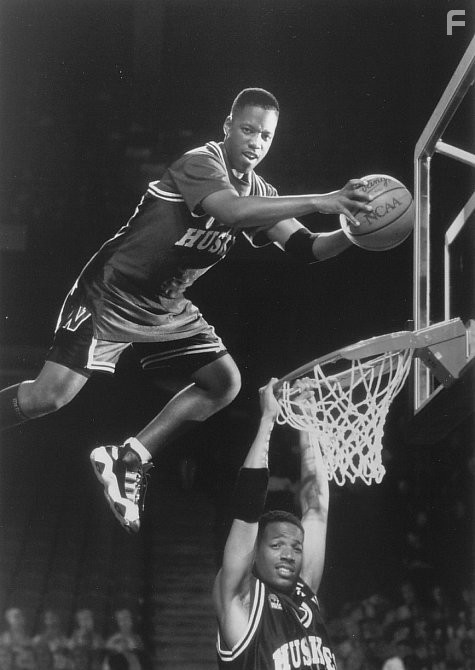 Marlon Wayans and Kadeem Hardison in Шестой игрок (1997)