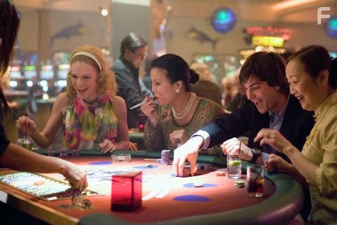 Kate Bosworth and Jim Sturgess in Двадцать одно (2008)