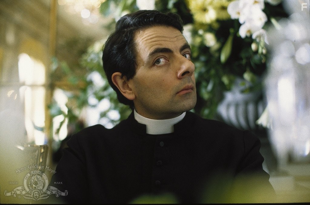 Rowan Atkinson in Четыре свадьбы и oдни похороны (1994)
