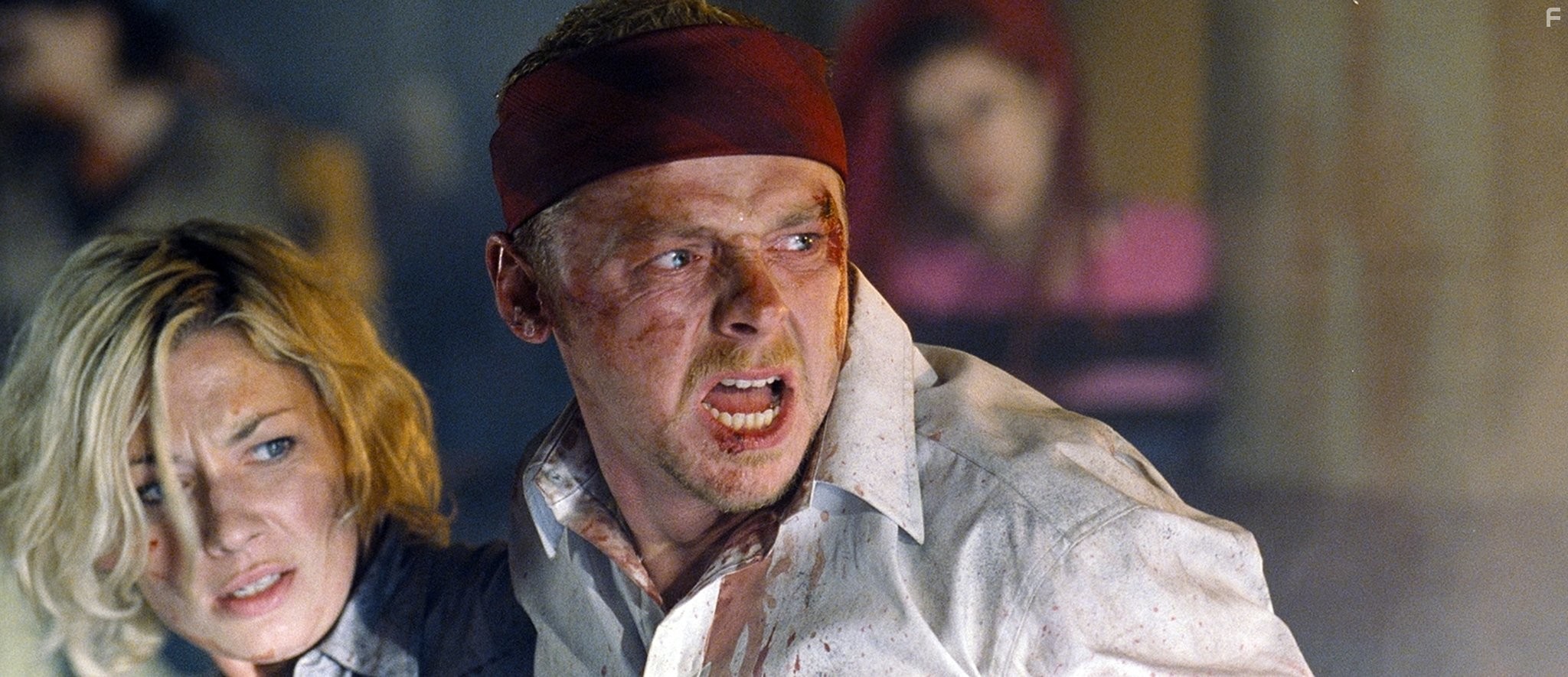 Kate Ashfield and Simon Pegg in Зомби по имени Шон (2004)