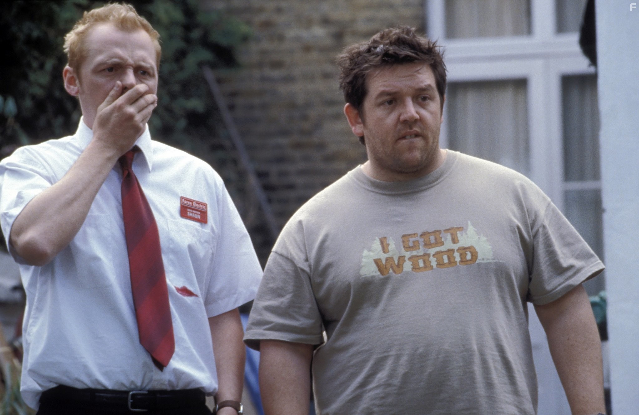 Nick Frost and Simon Pegg in Зомби по имени Шон (2004)