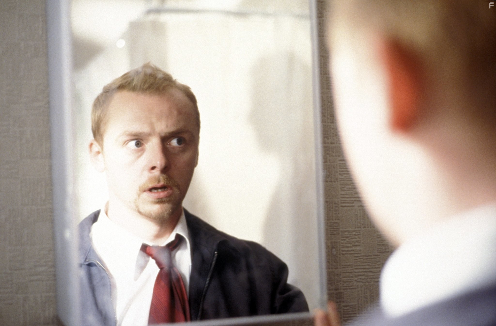 Simon Pegg in Зомби по имени Шон (2004)