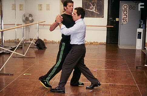 Ben Stiller and Jsu Garcia in А вот и Полли (2004)