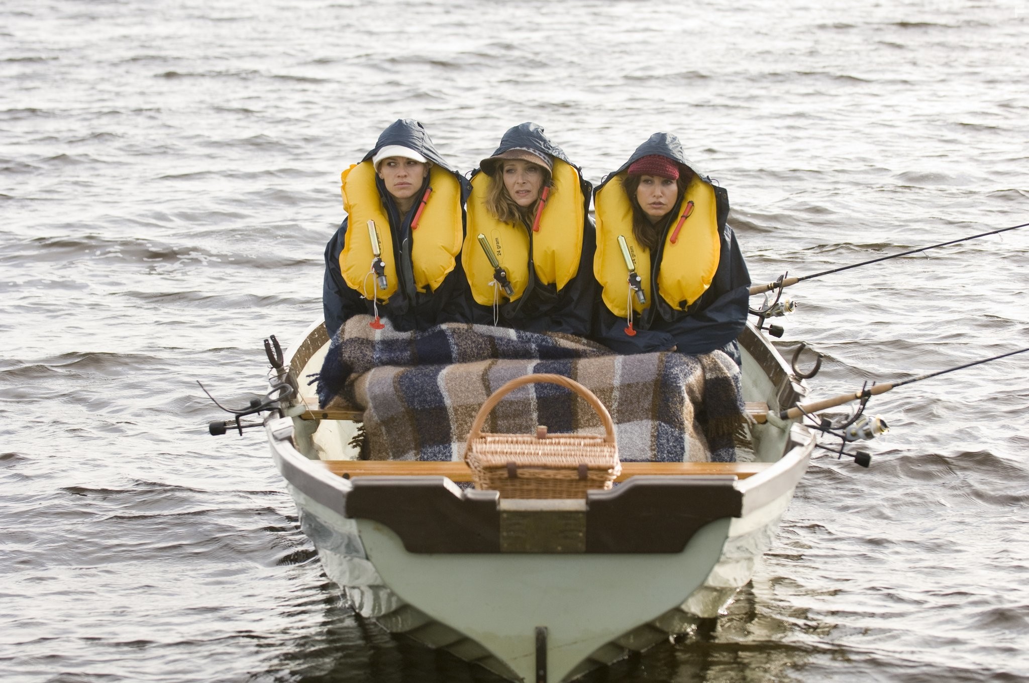 Gina Gershon, Lisa Kudrow, and Hilary Swank in P.S. Я люблю тебя (2007)