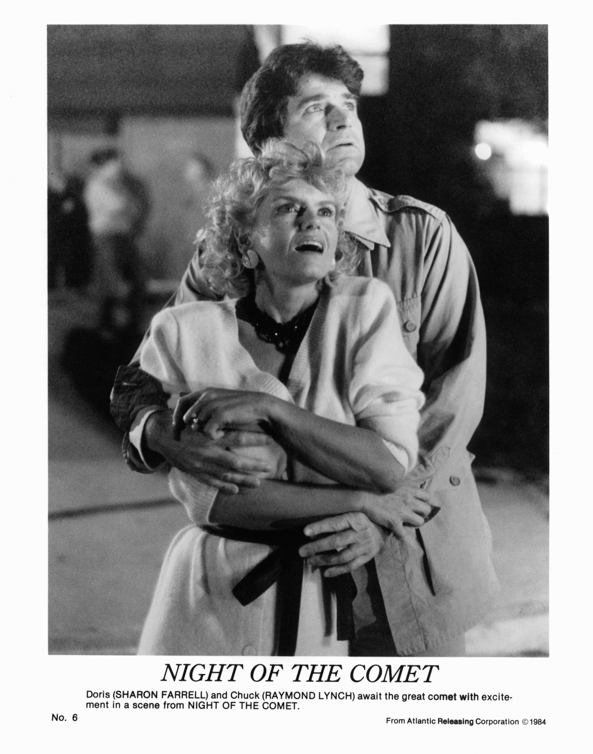 Sharon Farrell and Raymond Lynch in Ночь кометы (1984)