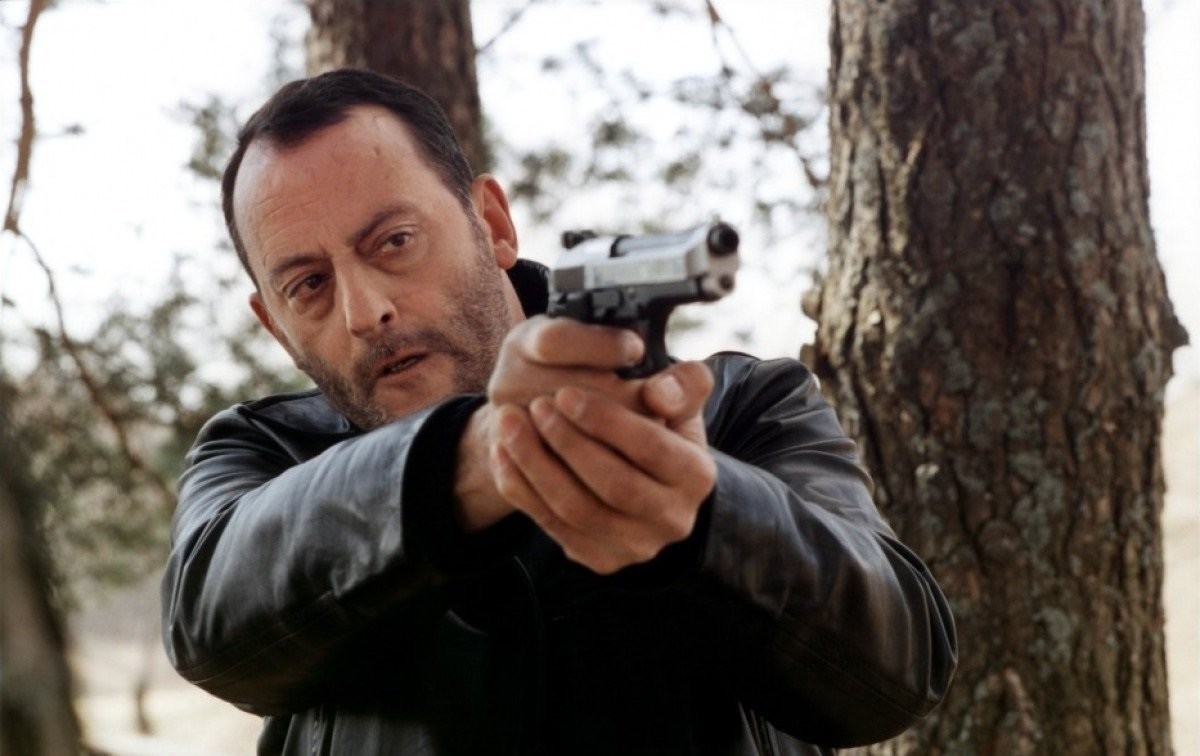 Jean Reno in Багровые реки 2: Ангелы апокалипсиса (2004)