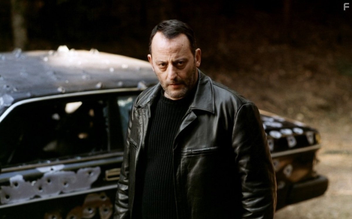 Jean Reno in Багровые реки 2: Ангелы апокалипсиса (2004)