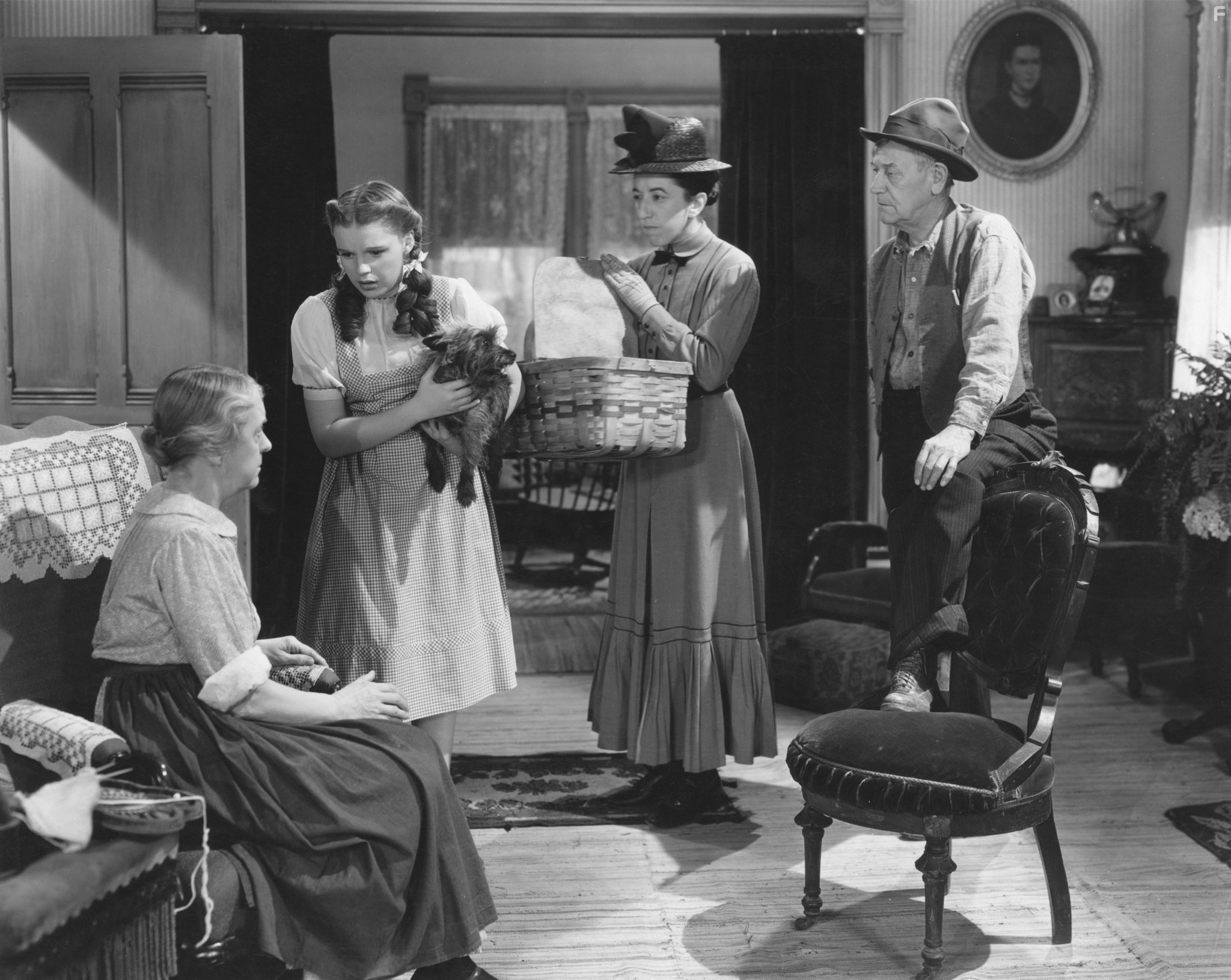 Judy Garland, Margaret Hamilton, Clara Blandick, Charley Grapewin, and Terry in Волшебник страны Оз (1939)