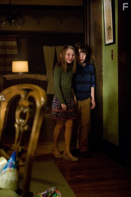 Sammi Hanratty and Jarrod Bailey in Бугимен 2 (2007)