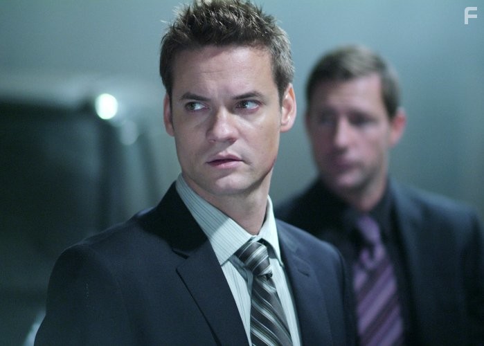 Shane West in Подарок (2009)