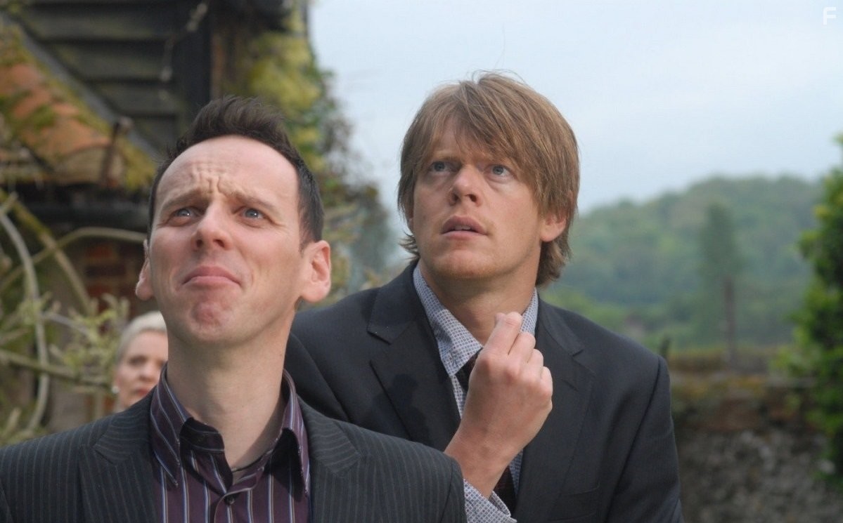 Ewen Bremner and Kris Marshall in Смерть на похоронах (2007)