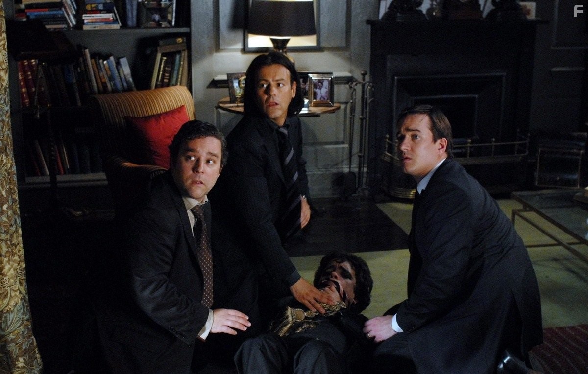 Rupert Graves, Peter Dinklage, Matthew Macfadyen, and Andy Nyman in Смерть на похоронах (2007)