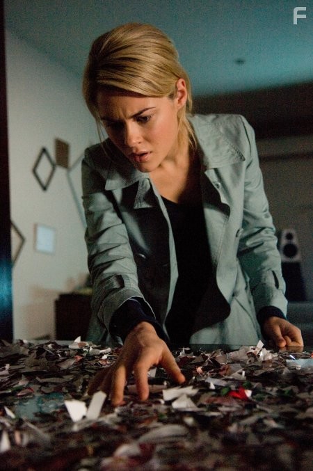 Rachael Taylor in Фантомы (2008)