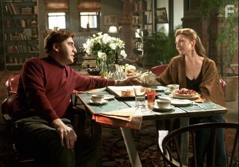 Alfred Molina and Donna Murphy in Человек-пaук 2 (2004)