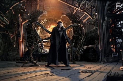 Alfred Molina in Человек-пaук 2 (2004)