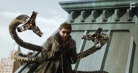 Alfred Molina in Человек-пaук 2 (2004)