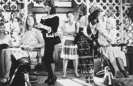 Vida and Noxeema spends a "day with the girls" with a trip to the local beauty shop for locals.