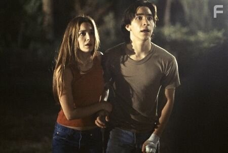 Gina Philips and Justin Long in Джиперс Криперс (2001)