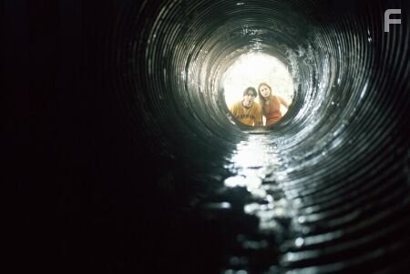 Gina Philips and Justin Long in Джиперс Криперс (2001)