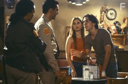 Gina Philips, Avis-Marie Barnes, Jon Beshara, and Justin Long in Джиперс Криперс (2001)