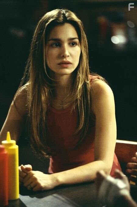 Gina Philips in Джиперс Криперс (2001)