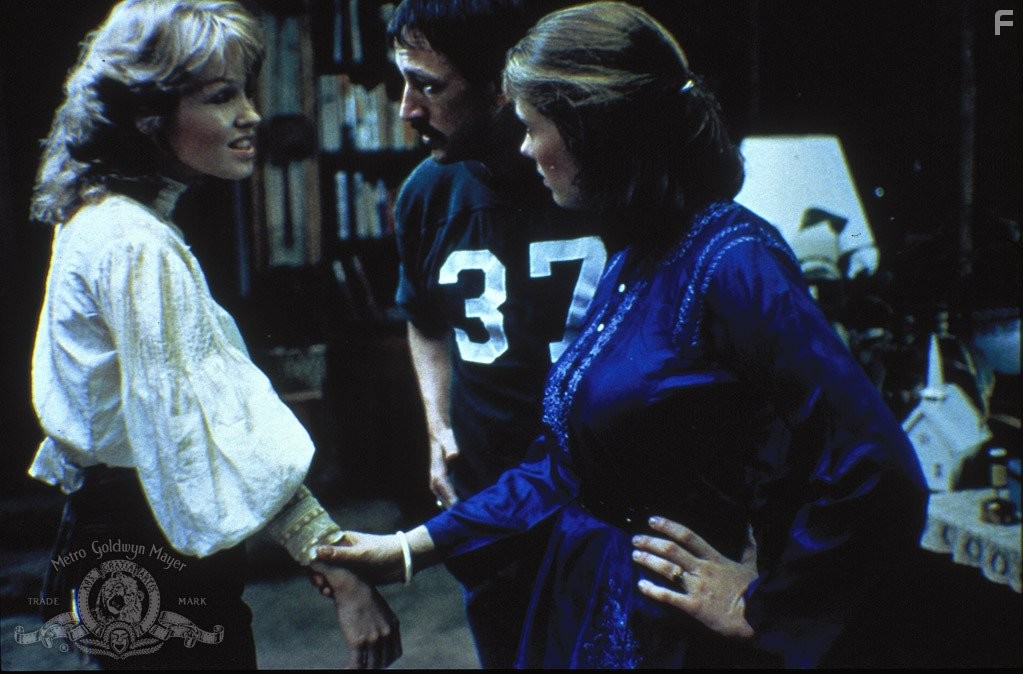 Frederic Forrest, Colleen Camp, and Deborah Foreman in Девушка из долины (1983)