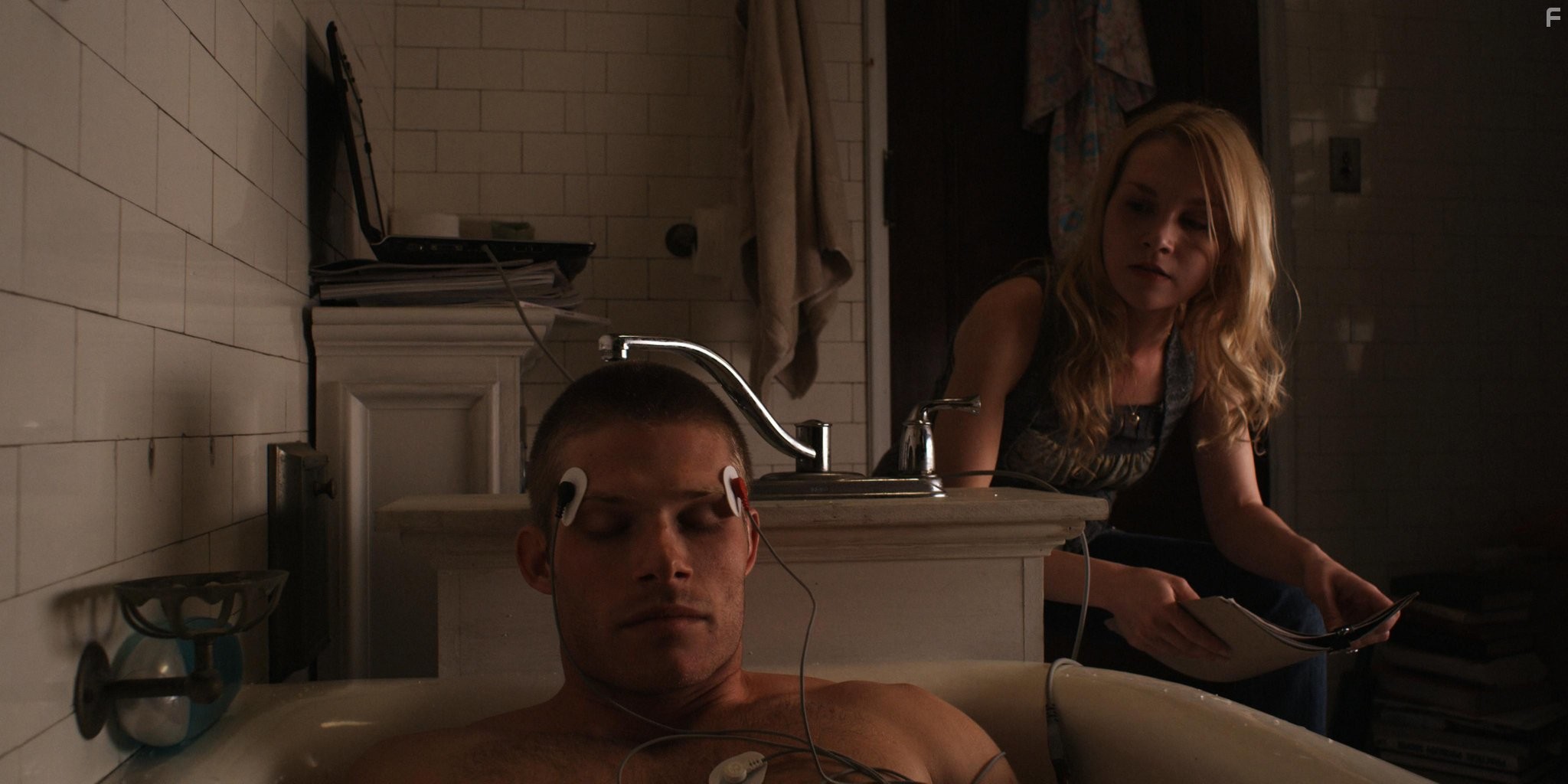 Rachel Miner and Chris Carmack in Эффект бабочки 3 (2009)