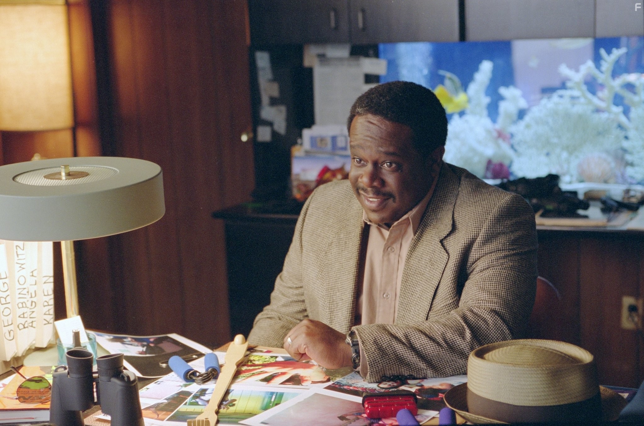 Cedric the Entertainer in Невыносимая жестокость (2003)