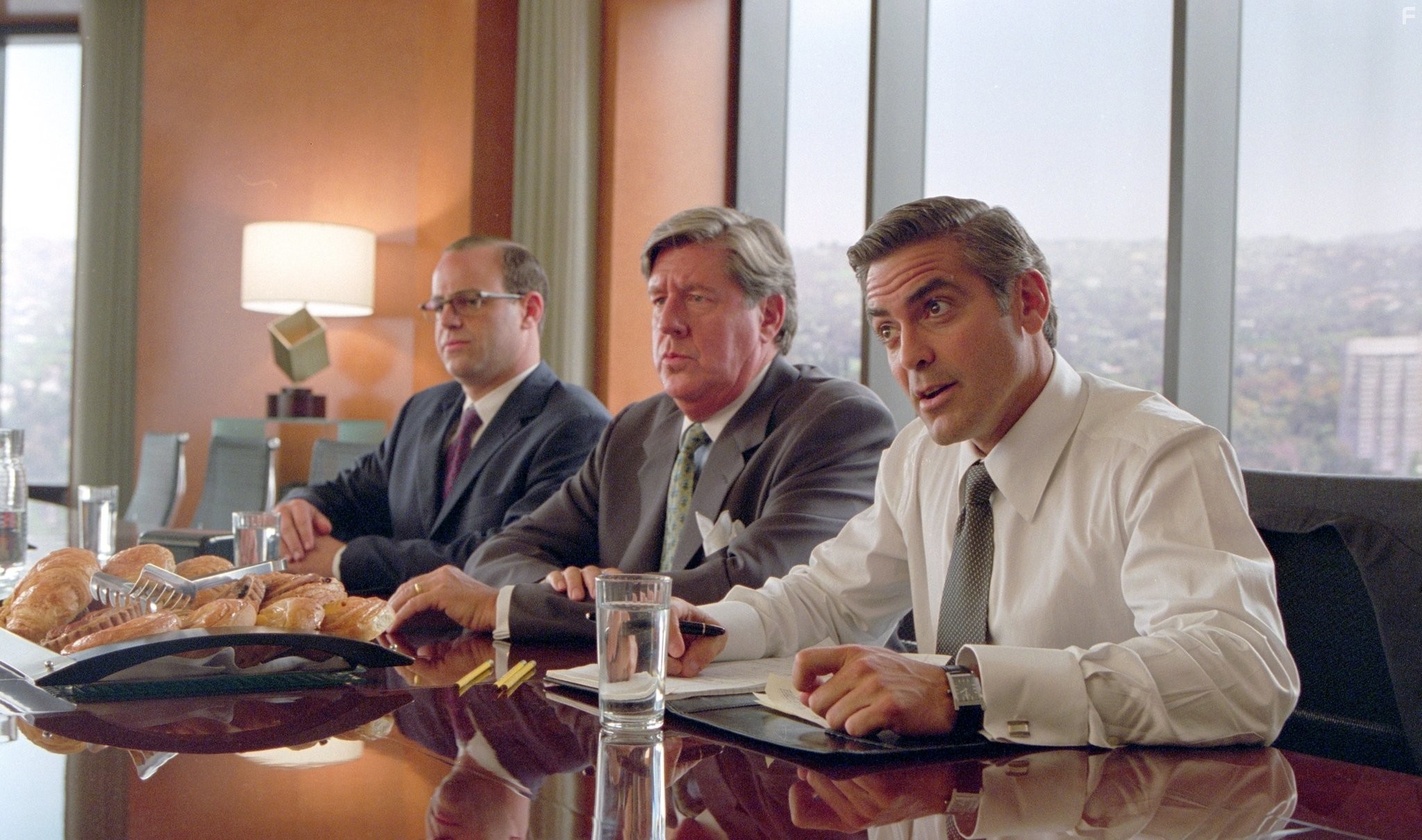 George Clooney, Edward Herrmann, and Paul Adelstein in Невыносимая жестокость (2003)