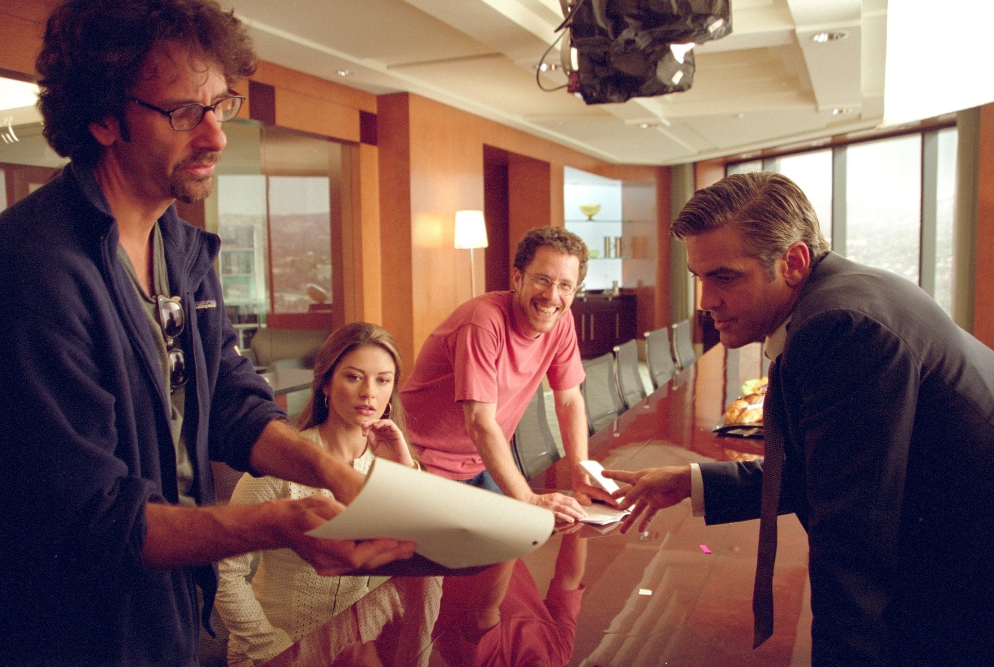 George Clooney, Ethan Coen, Joel Coen, and Catherine Zeta-Jones in Невыносимая жестокость (2003)