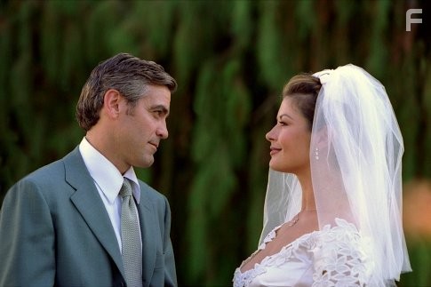 George Clooney and Catherine Zeta-Jones in Невыносимая жестокость (2003)