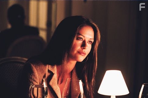 Catherine Zeta-Jones in Невыносимая жестокость (2003)