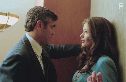 George Clooney and Catherine Zeta-Jones in Невыносимая жестокость (2003)