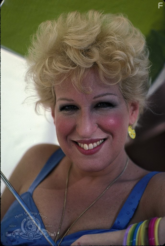 Bette Midler in Jinxed! (1982)