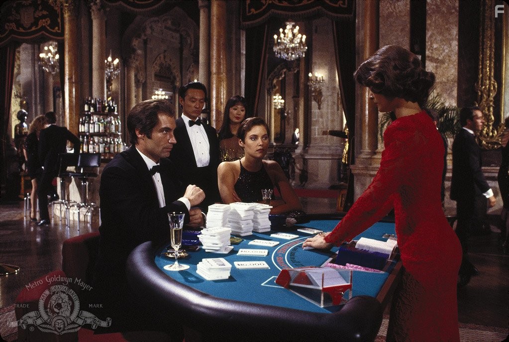 Carey Lowell, Talisa Soto, Timothy Dalton, Diane Hsu, and Cary-Hiroyuki Tagawa in Лицензия на убийство (1989)