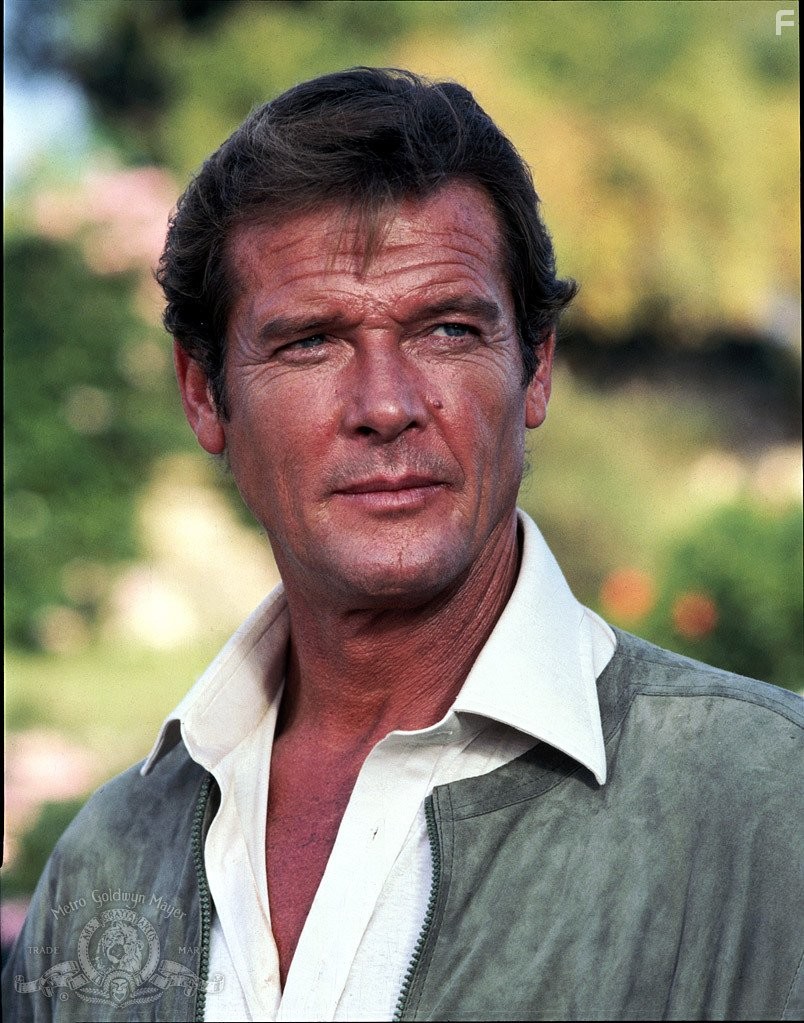 Roger Moore in Только для твоих глаз (1981)