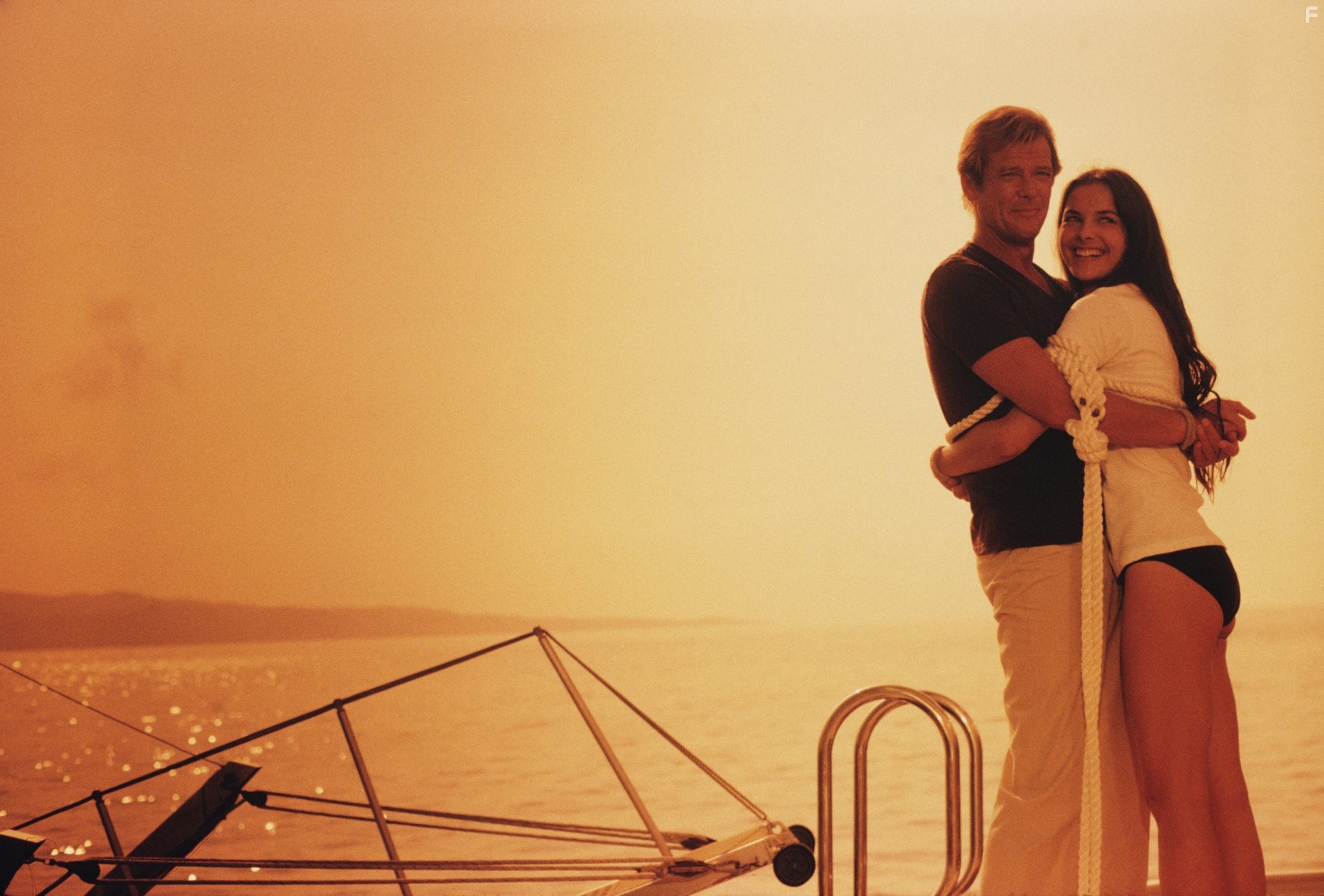 Roger Moore and Carole Bouquet in Только для твоих глаз (1981)