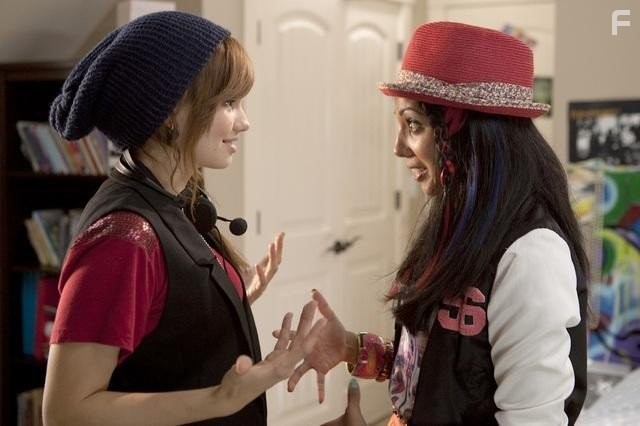Debby Ryan and Sarena Parmar in Бунтарка (2012)